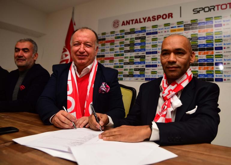 Jose Morais imzayı attı! Jose Morais imzayı attı!