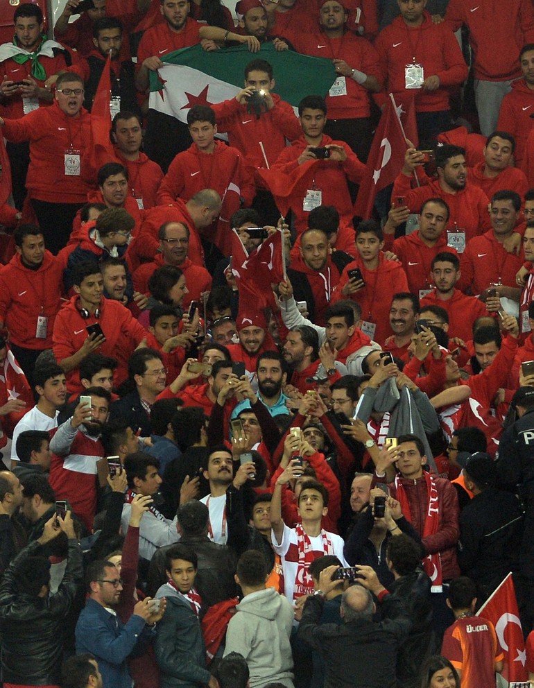 Antalya'da yer yerinden oynadı