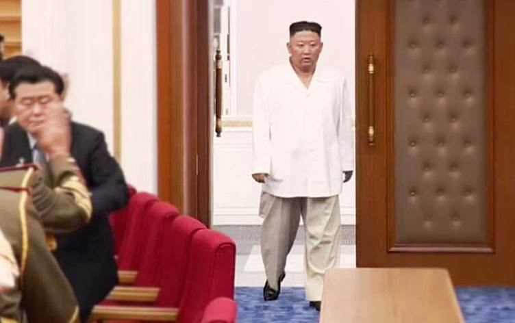 Kuzey Kore, liderleri Kim için ağlıyor Kuzey Kore, liderleri Kim için ağlıyor