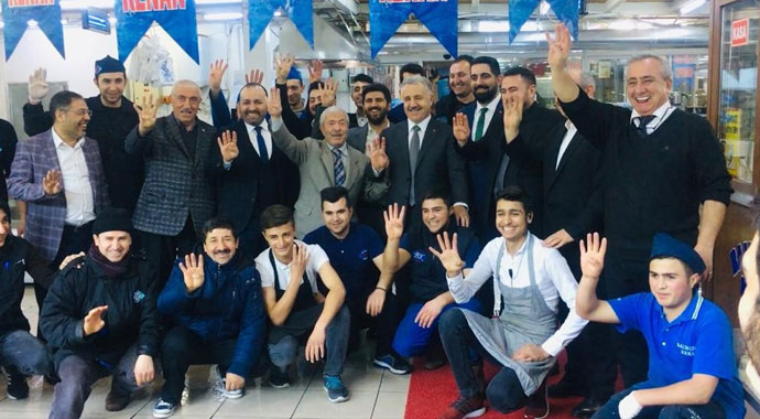 Eski Bakan Arslan, Türkiye Deniz Canlıları Müzesi'ni ziyaret etti