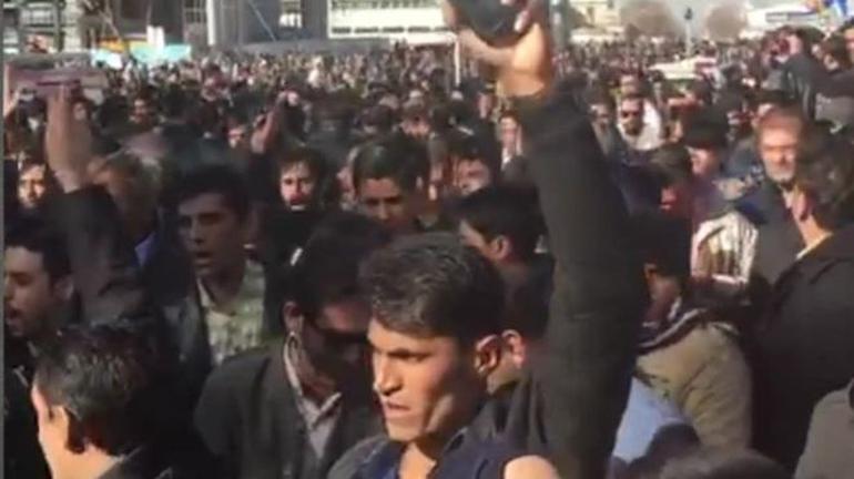 İran'da hayat pahalılığı protesto edildi