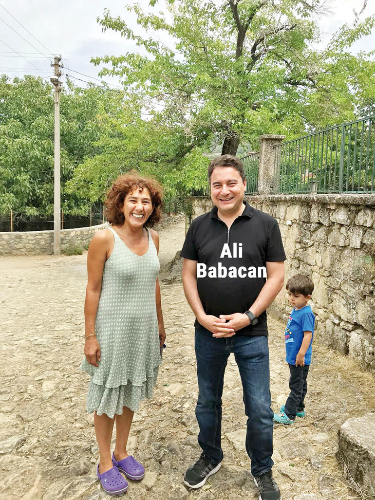 Davutoğlu ve Babacan turistik gezide