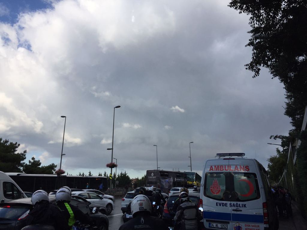 Metrobüs yolunda feci kaza!