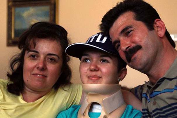 Üzerine 250 kiloluk cam düşen Ece'ye rekor tazminat