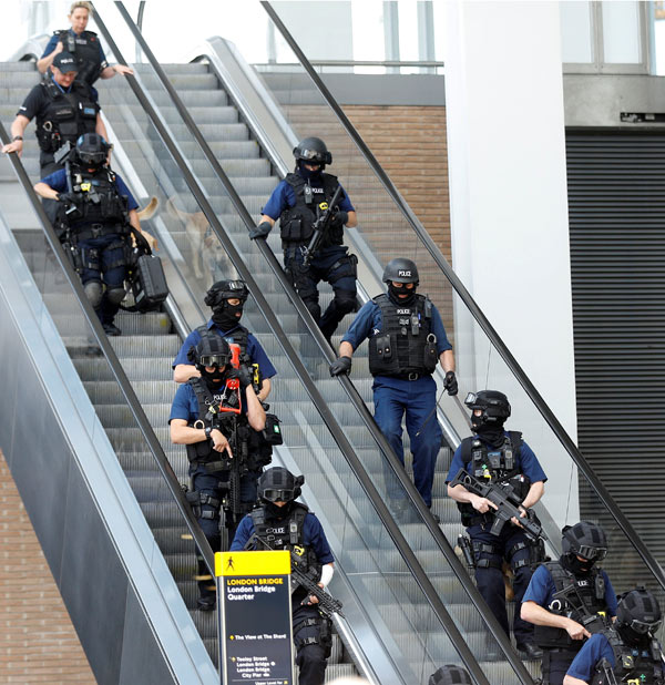 Londra'da yeni baskın ve gözaltılar