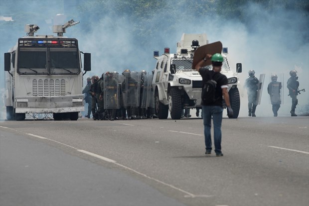 Venezuela'da tansiyon düşmüyor: 34 ölü, 200 yaralı