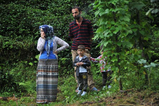 Rize'de dereler taştı, 5 kişilik aile mahsur kaldı
