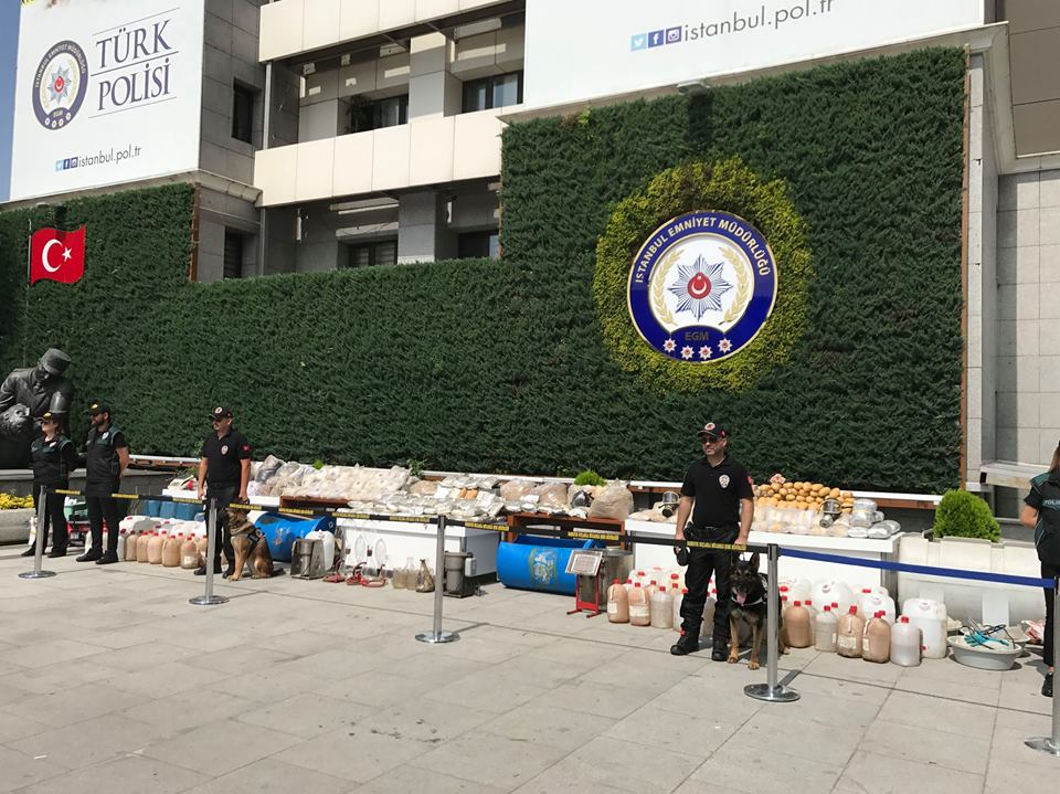 Ormancı kılığına girip takip ettiler! Gizli tünelden rekor çıktı