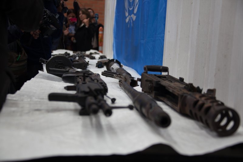 Silah bırakan FARC'ın 9 bin silahı imha edildi