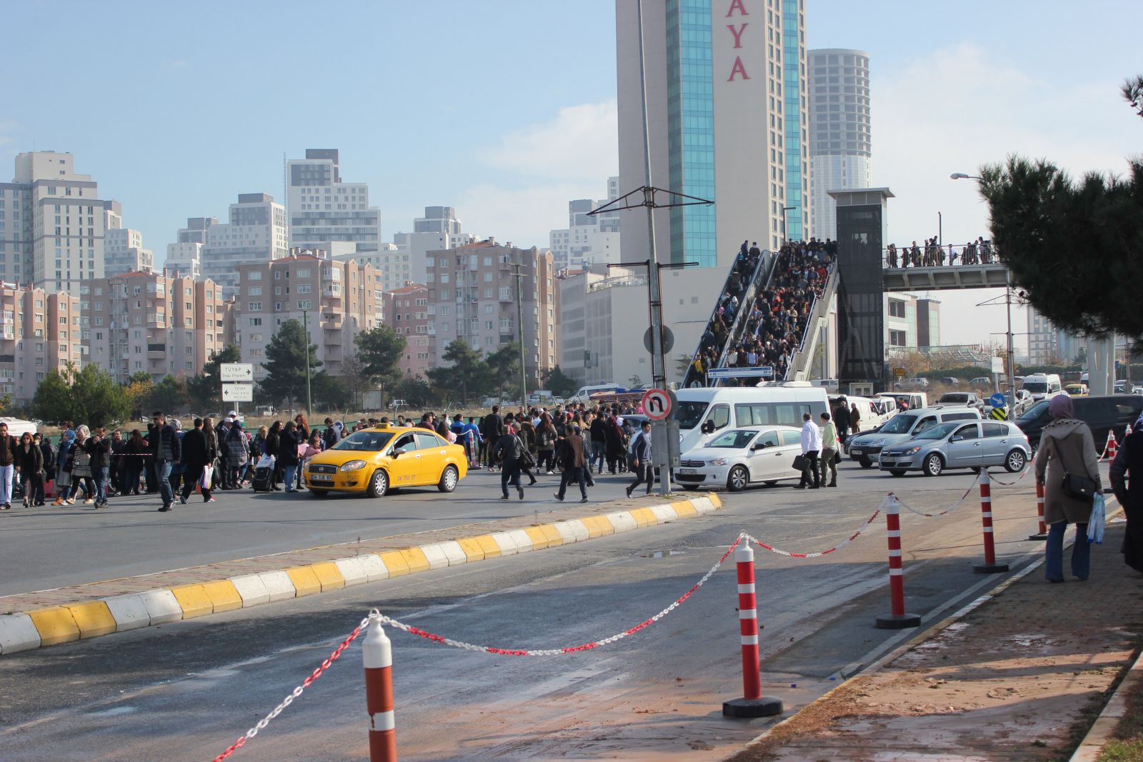 İstanbul'da kitap fuarı izdihamı