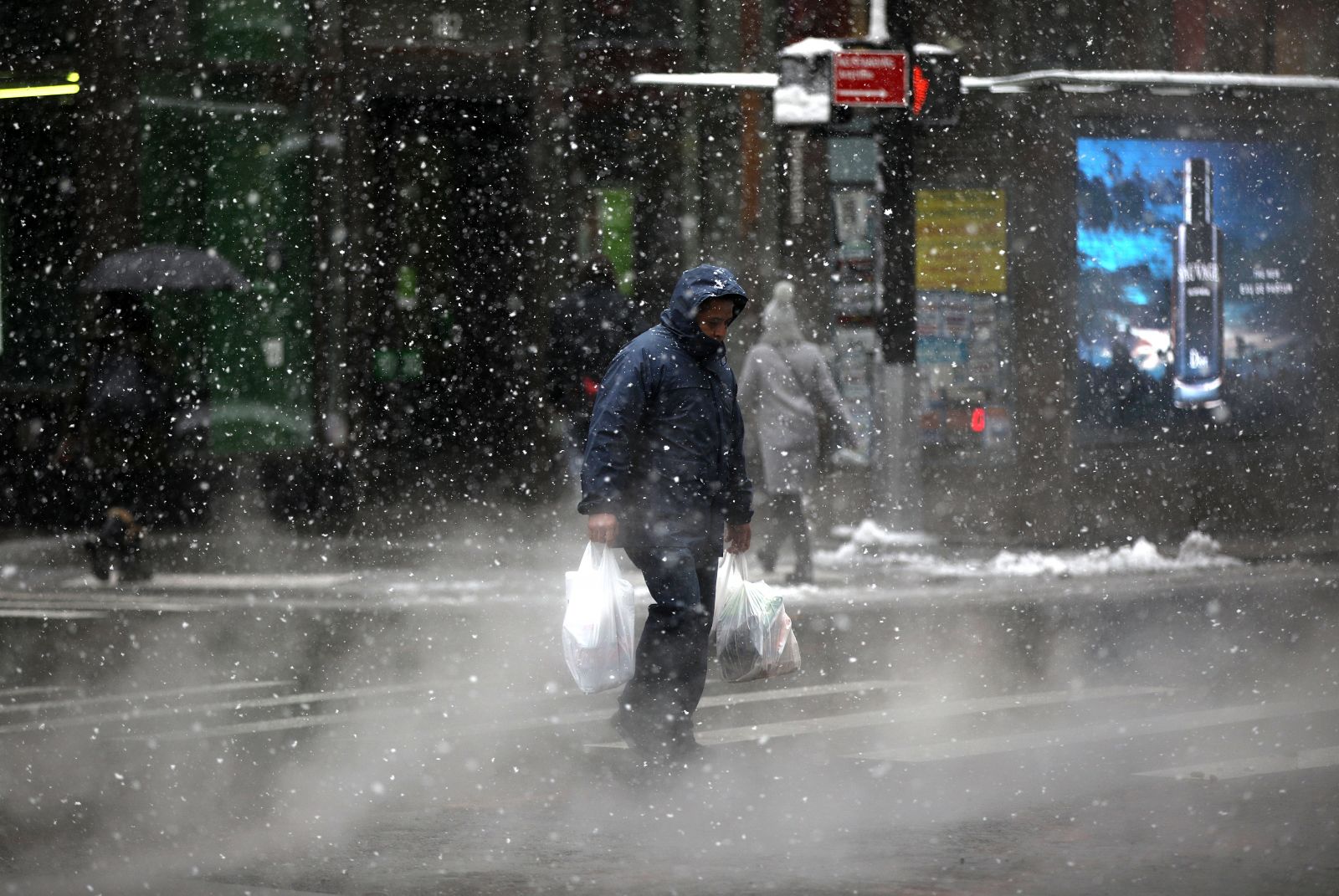 ABD kar fırtınasına teslim! 4 bin uçak seferi iptal, 70 milyon insan etkilendi