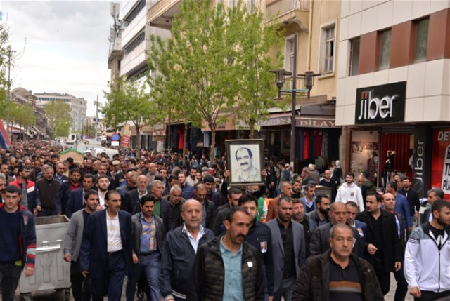 Zaza Şehmuz'un cenazesine İbrahim Tatlıses de çelenk gönderdi