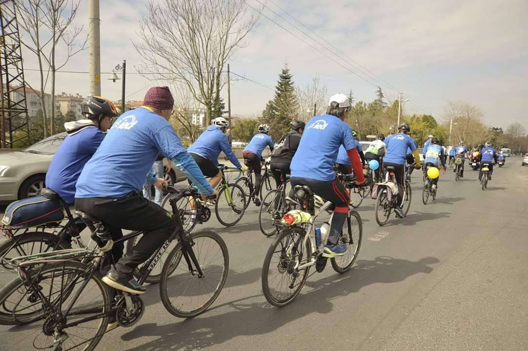 Çorlu'da 'Otizme farkındalık' için yürüdüler