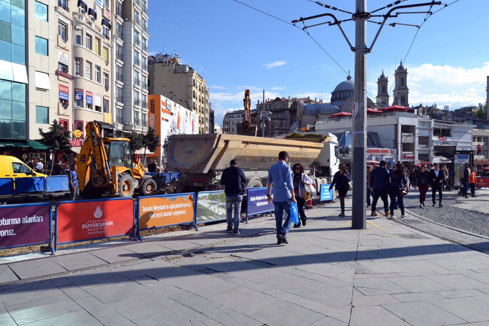 Taksim’de 1 Mayıs hazırlığı