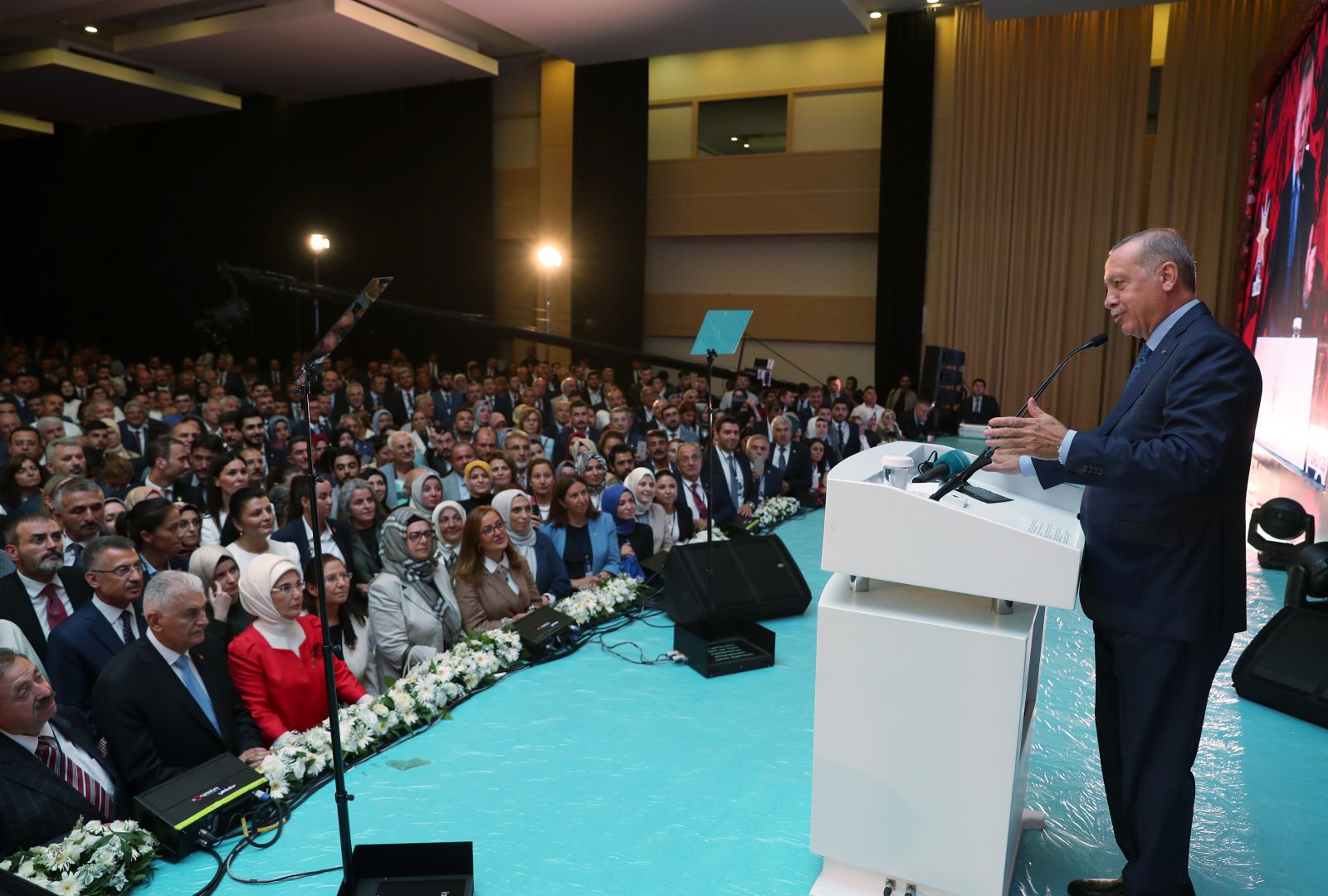 Cumhurbaşkanı Erdoğan: Bu kutlu çatının altından ayrılanların hiçbirinin esamesi okunmamıştır