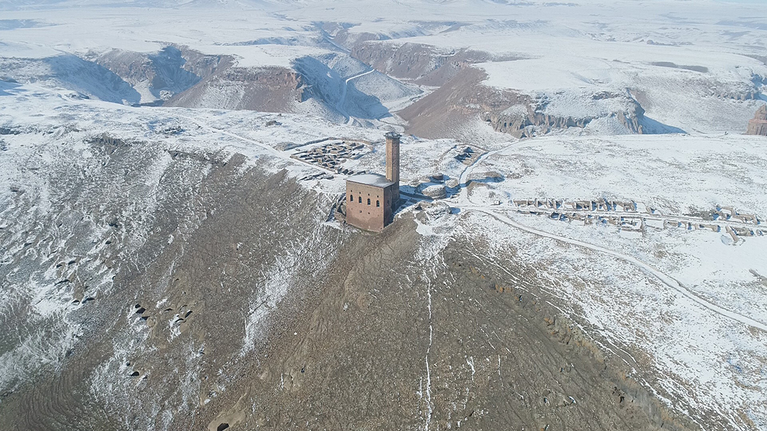 'Medeniyetler beşiği' Ani kar yağışıyla ayrı güzelliğe büründü