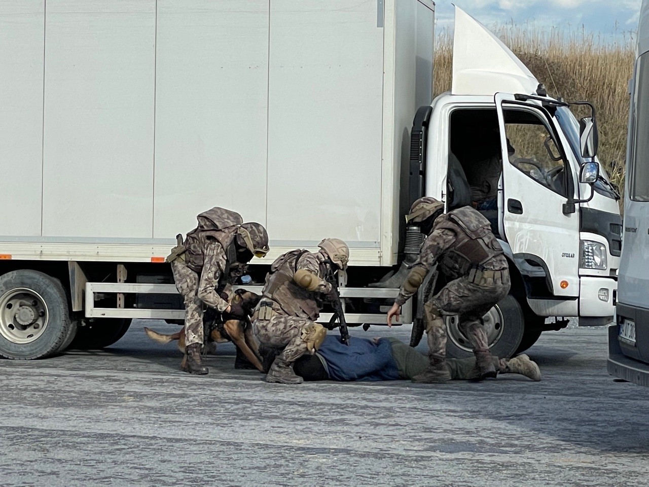Özel harekat polislerinden uçak, gemi ve metroda nefes kesen tatbikat