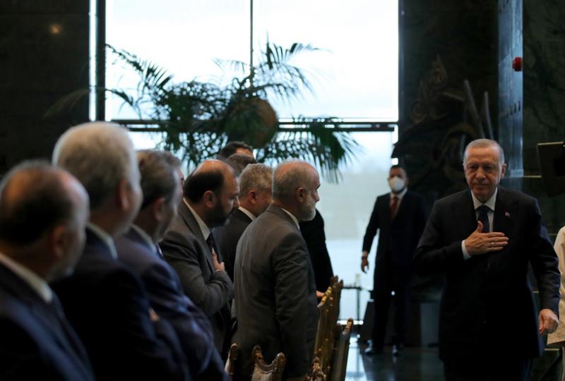 Cumhurbaşkanı Erdoğan: İtibar suikastları moralinizi bozmasın