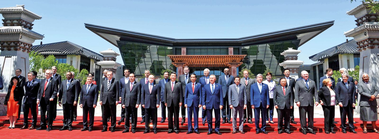 Çin 6 koldan gücü Doğu’da topluyor