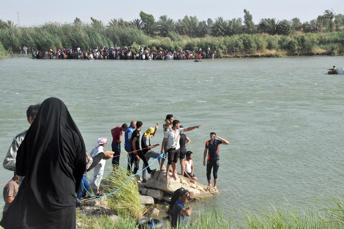 Felluce'den kaçıp Fırat Nehri'ni böyle aştılar