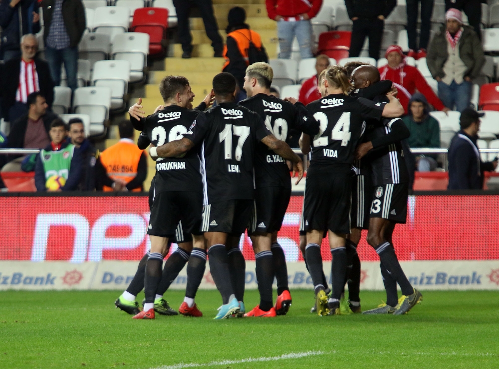 Beşiktaş rahat kazandı (Antalyaspor 2-6 Beşiktaş) Beşiktaş rahat kazandı (Antalyaspor 2-6 Beşiktaş)