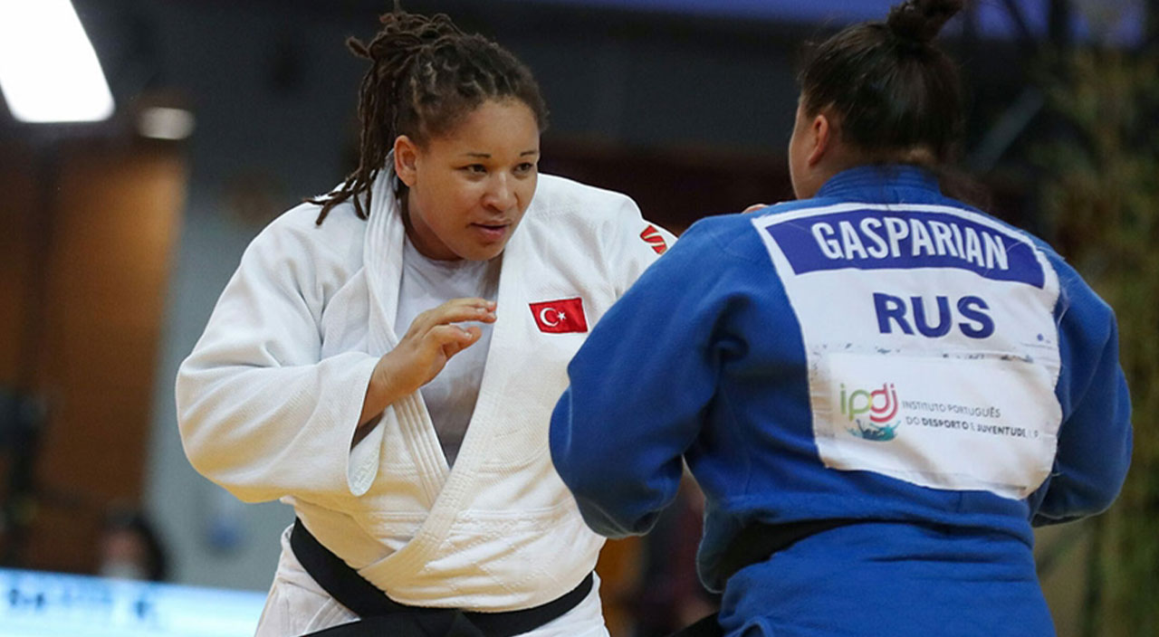 Haberler peş peşe geldi! Millilerimiz altın madalyaya doymadı