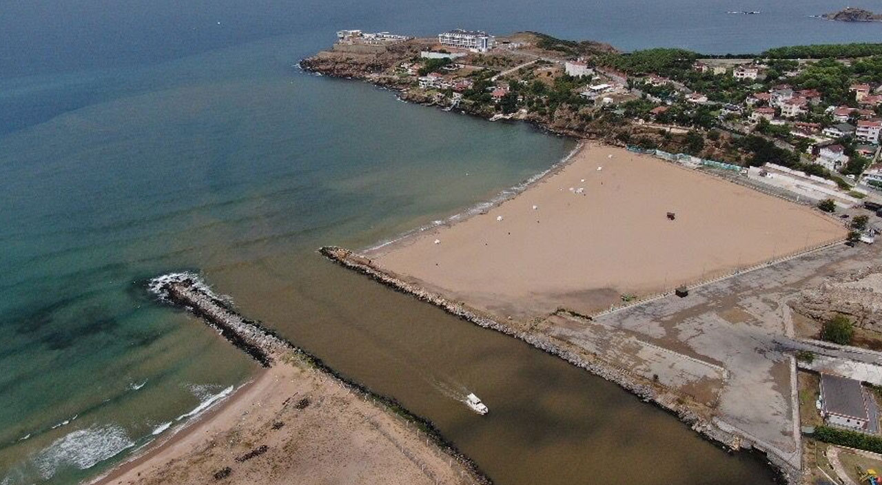 Beykoz sahili çamura bulandı