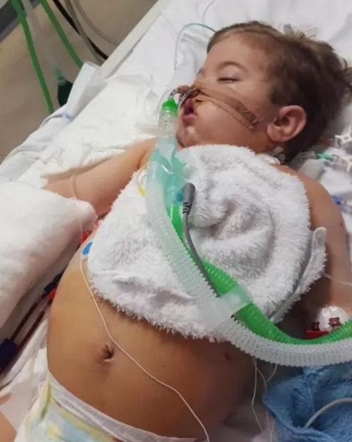 Ölmek üzere olan oğlunu kurtarmak için kendi canından vazgeçti!