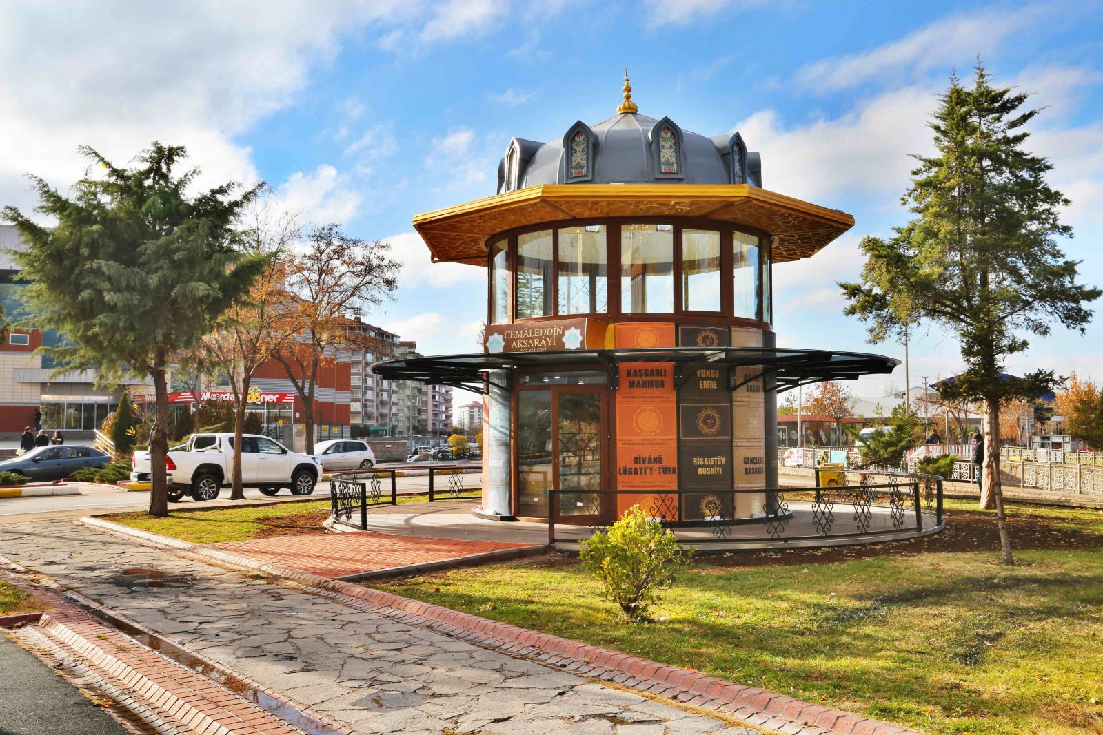 Aksaray’da kütüphane öğrencinin ayağına gitti