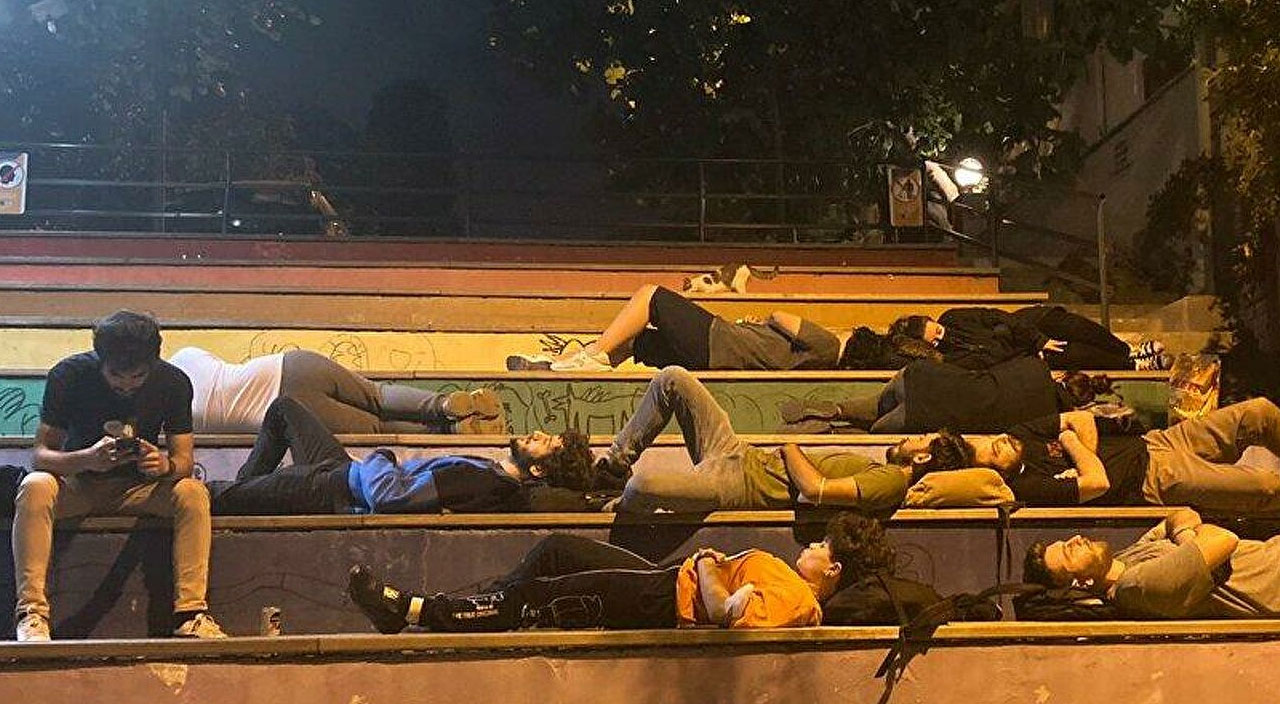 İstanbul Valiliği’nden KYK eylemlerinde gözaltına alınan kişiler hakkında açıklama!