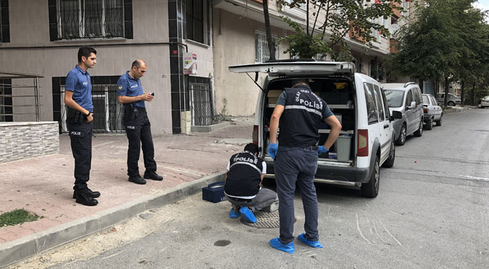 6 yaşındaki çocuk silahla kendini vurdu!