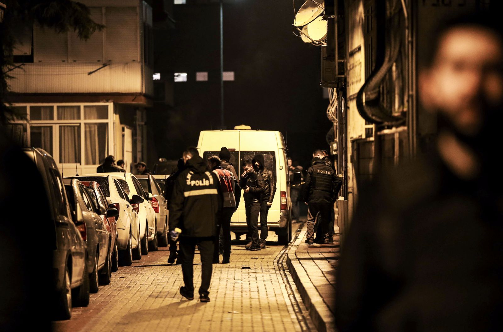 İstanbul Emniyet Müdürlüğü'ne lav silahıyla saldırı girişimi