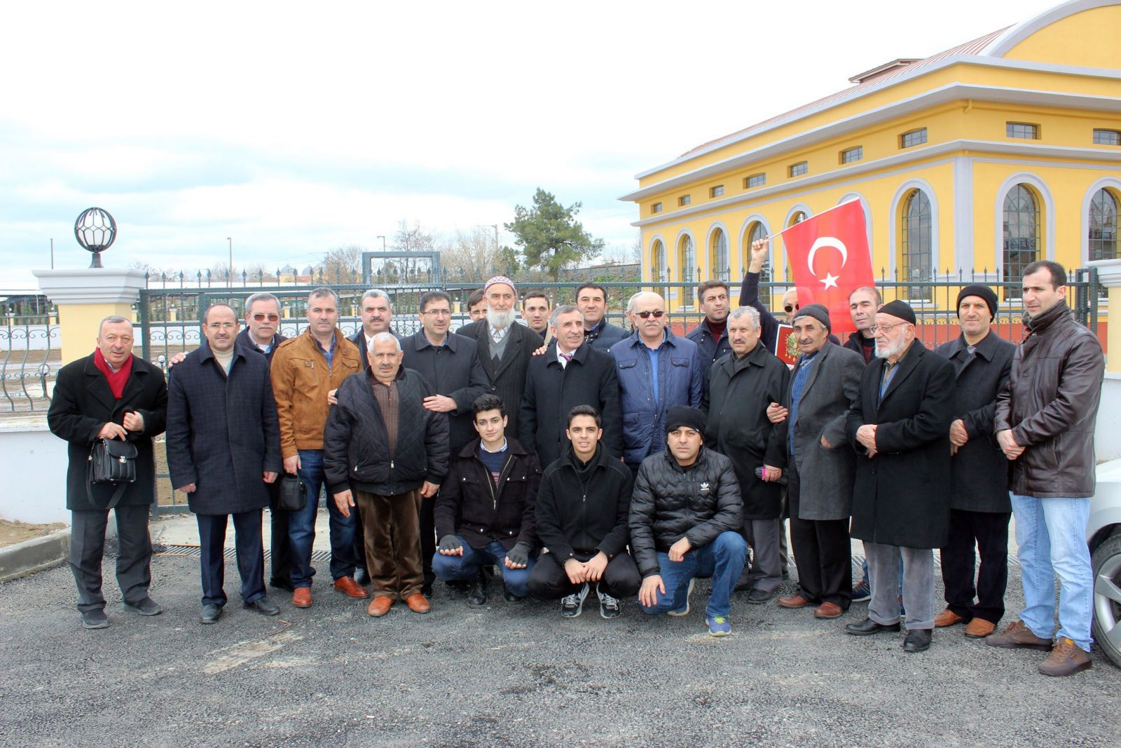 CHP'li Belediye'den türbe skandalı