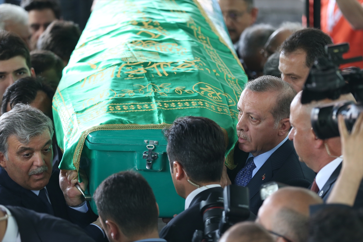 Abdullah Gül'ün babası son yolculuğuna uğurlandı