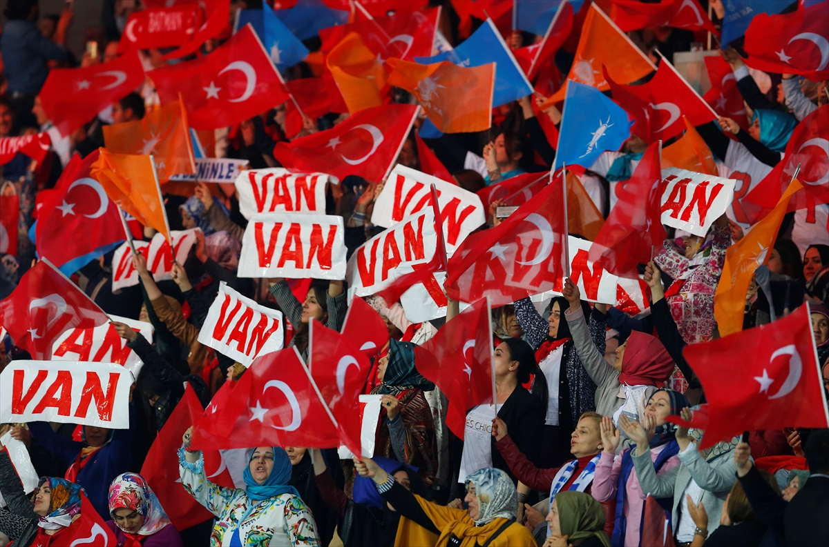 AK Parti kongresinde dikkat çeken slogan!