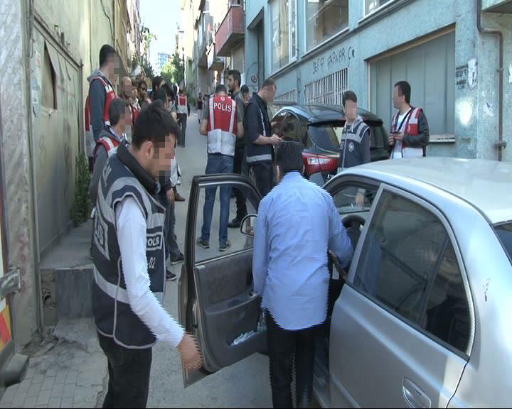 Son dakika: İstanbul 400 polisle yıldırım operasyonu