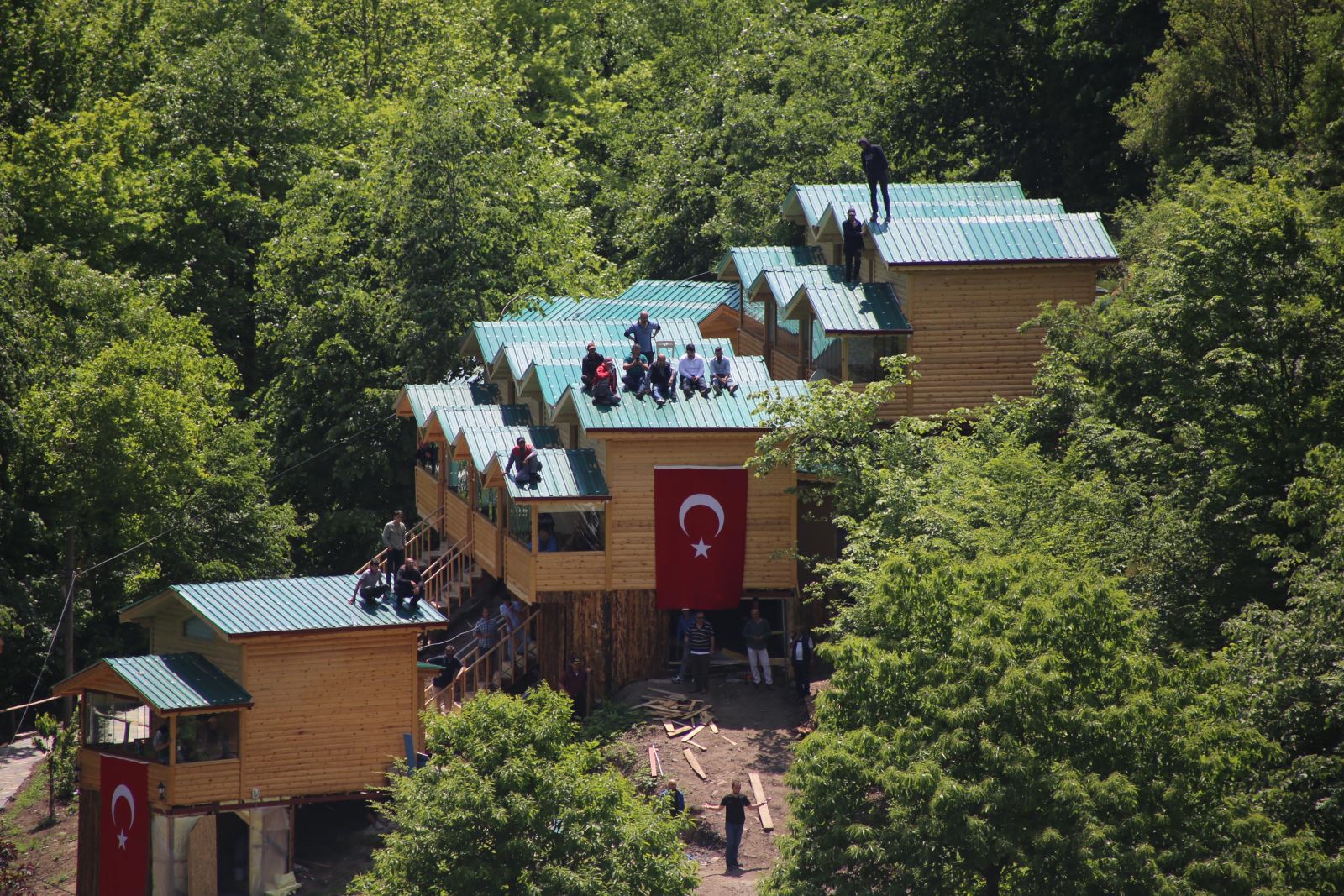 Yuvacık Barajı çevresindeki tesislerin yıkımında biber gazlı müdahale