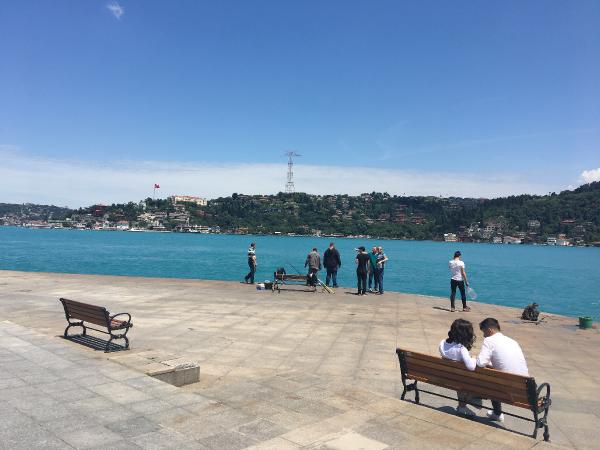 İstanbul Boğazı turkuaza boyandı