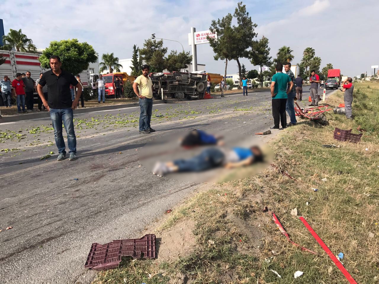 Mersin'de feci kaza: 3 ölü 5 yaralı var