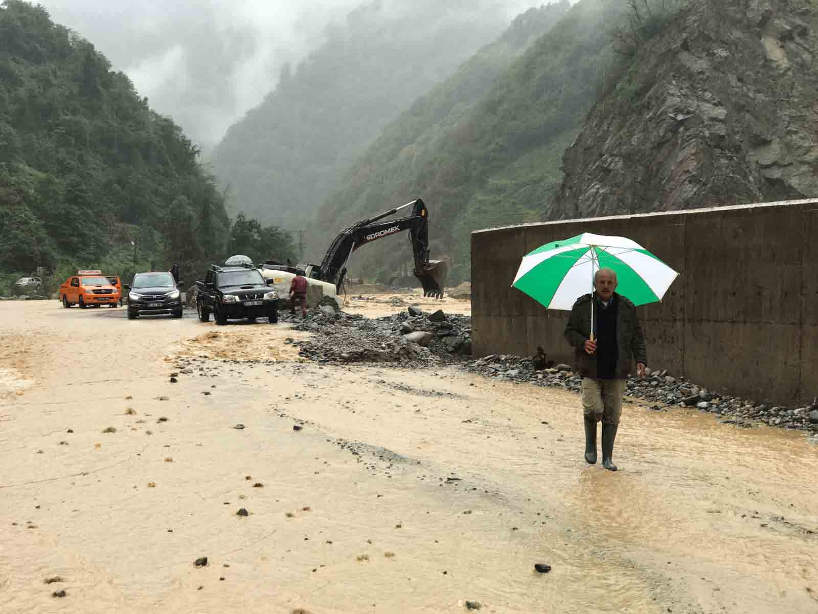 Rize'de heyelan riski! Çok sayıda ev boşaltıldı