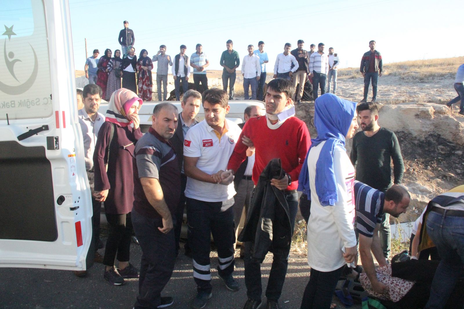 Şanlıurfa'da işçi servisi devrildi: 6 yaralı
