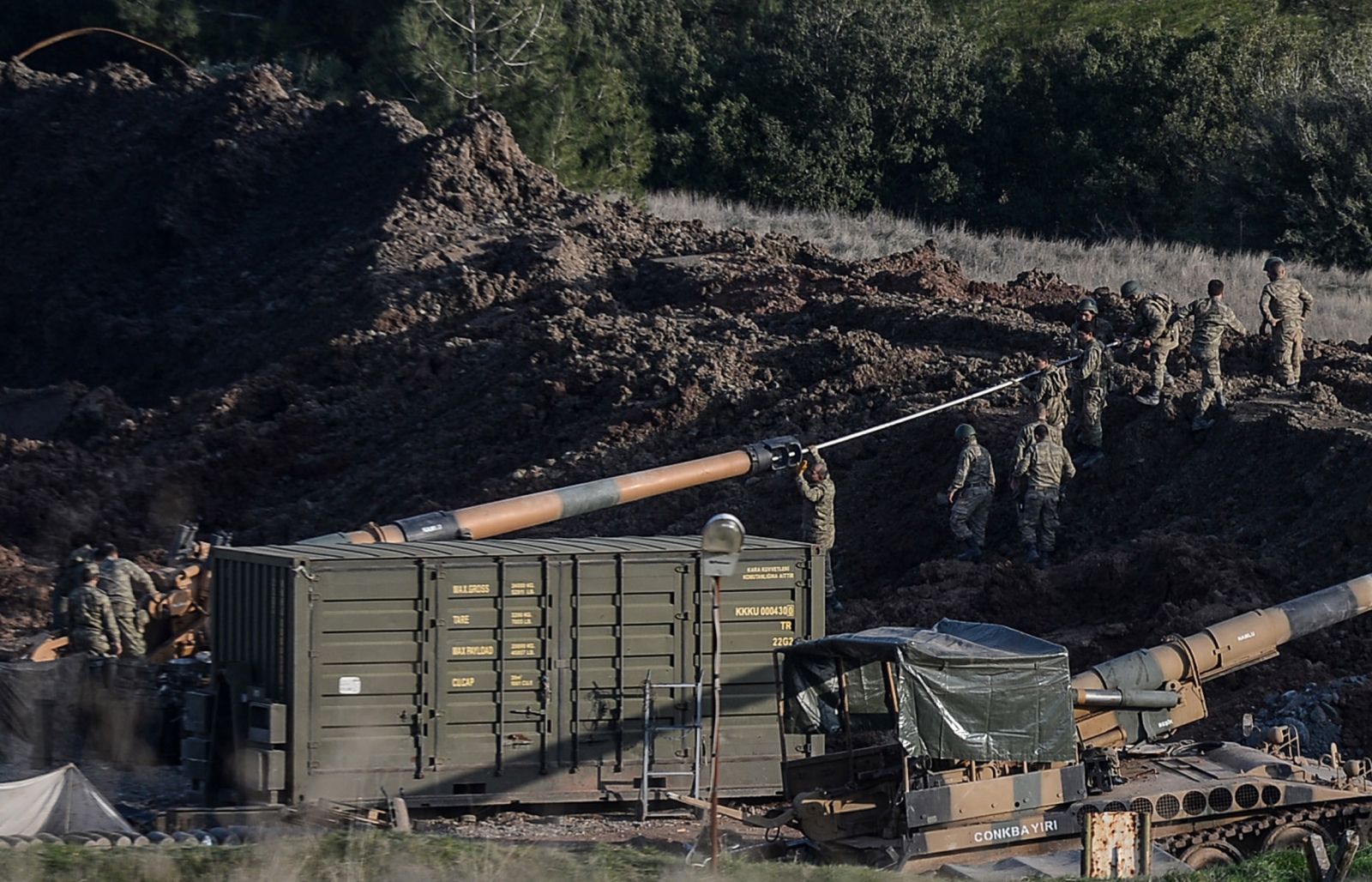 Sakarya Tepesi’ndeki PYD mevzileri yerle bir edildi