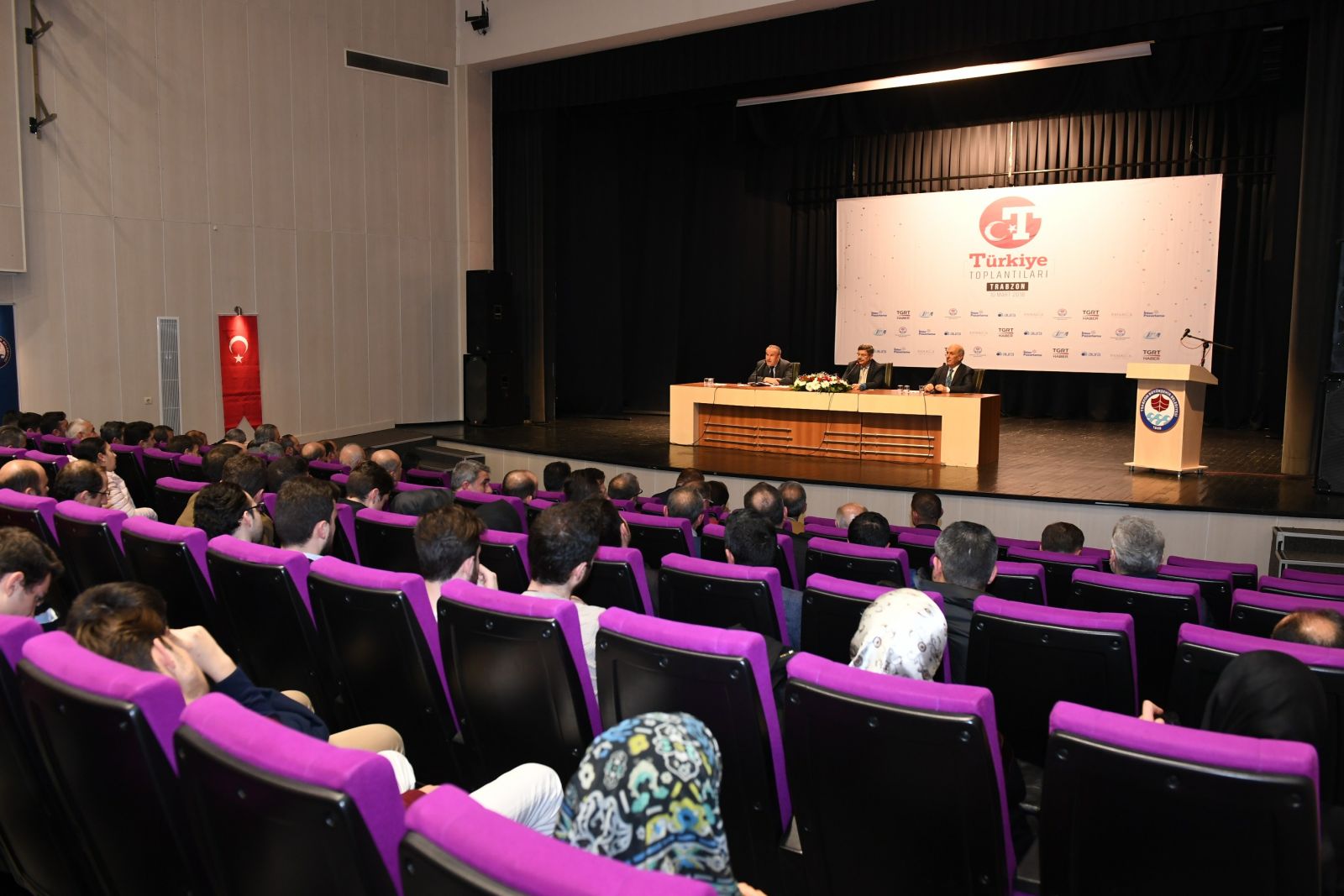 Gazetemizin yazarları Trabzon’da okuyucularıyla buluştu