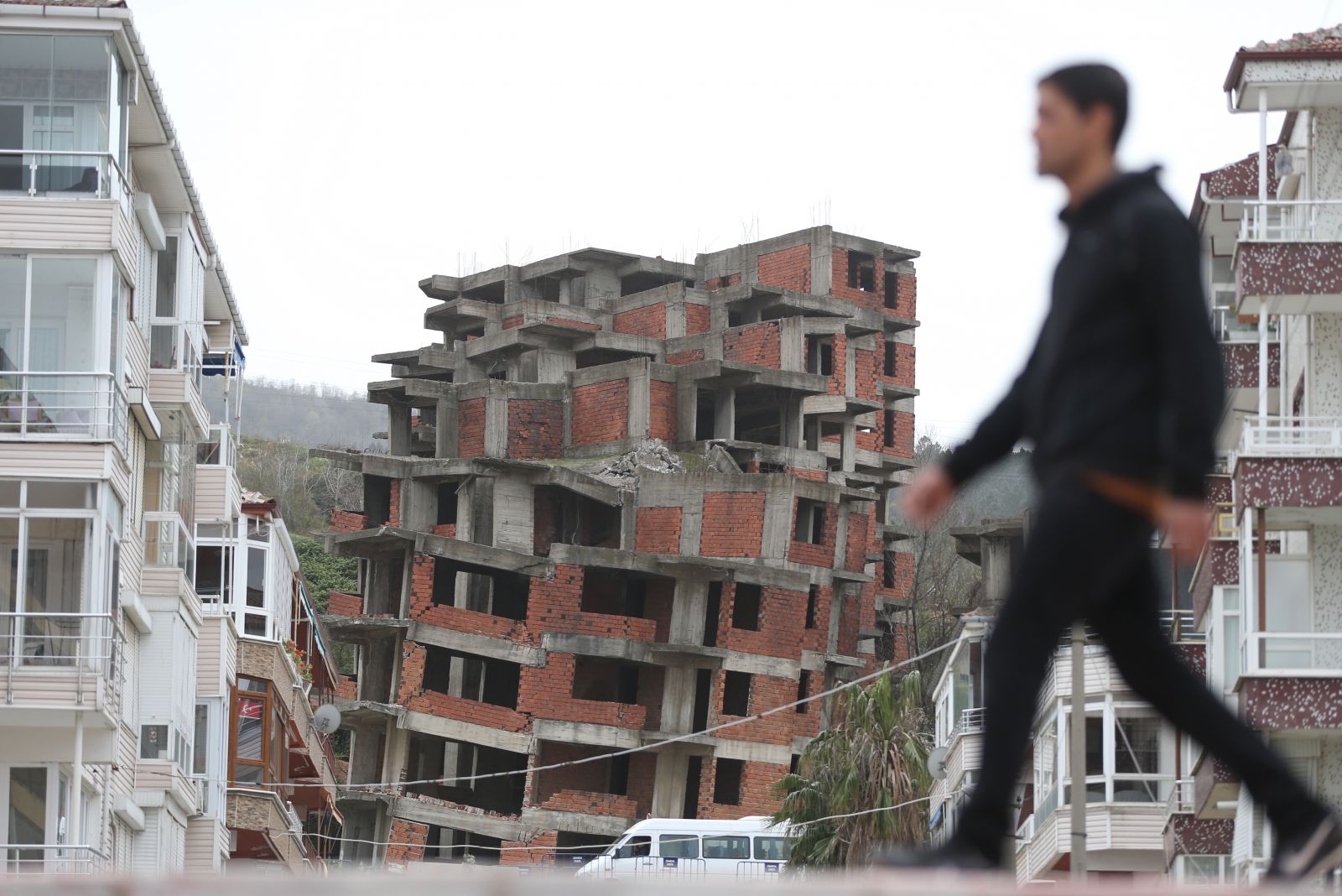 Yalova'daki toprak kayması! Evler boşaltılıyor