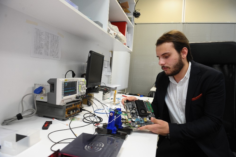 İlk milli anakart üretimi yapıldı