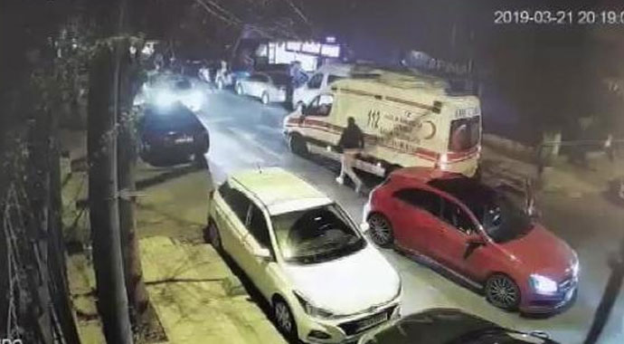 Bakırköy'de ambulans şoförüne darp