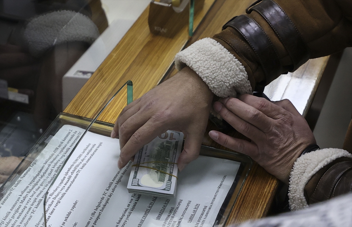 Döviz bürolarında hareketlilik