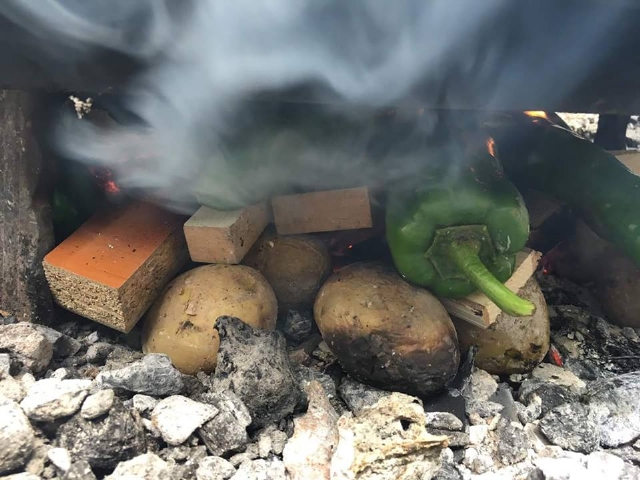Evlerinin bahçesinde organik sabun üretiyor