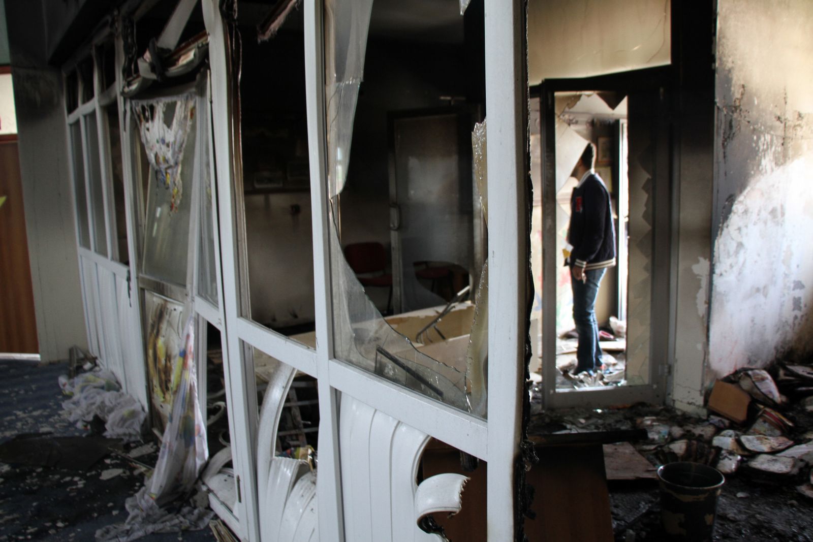 PKK'lılar anaokuluna saldırdı,  Türk bayrağını indirdi