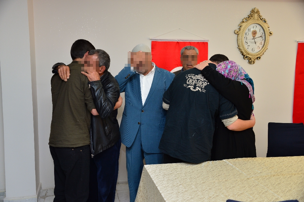 Çocuk yaşta YPG/PKK’ya katılan 2 terörist teslim oldu